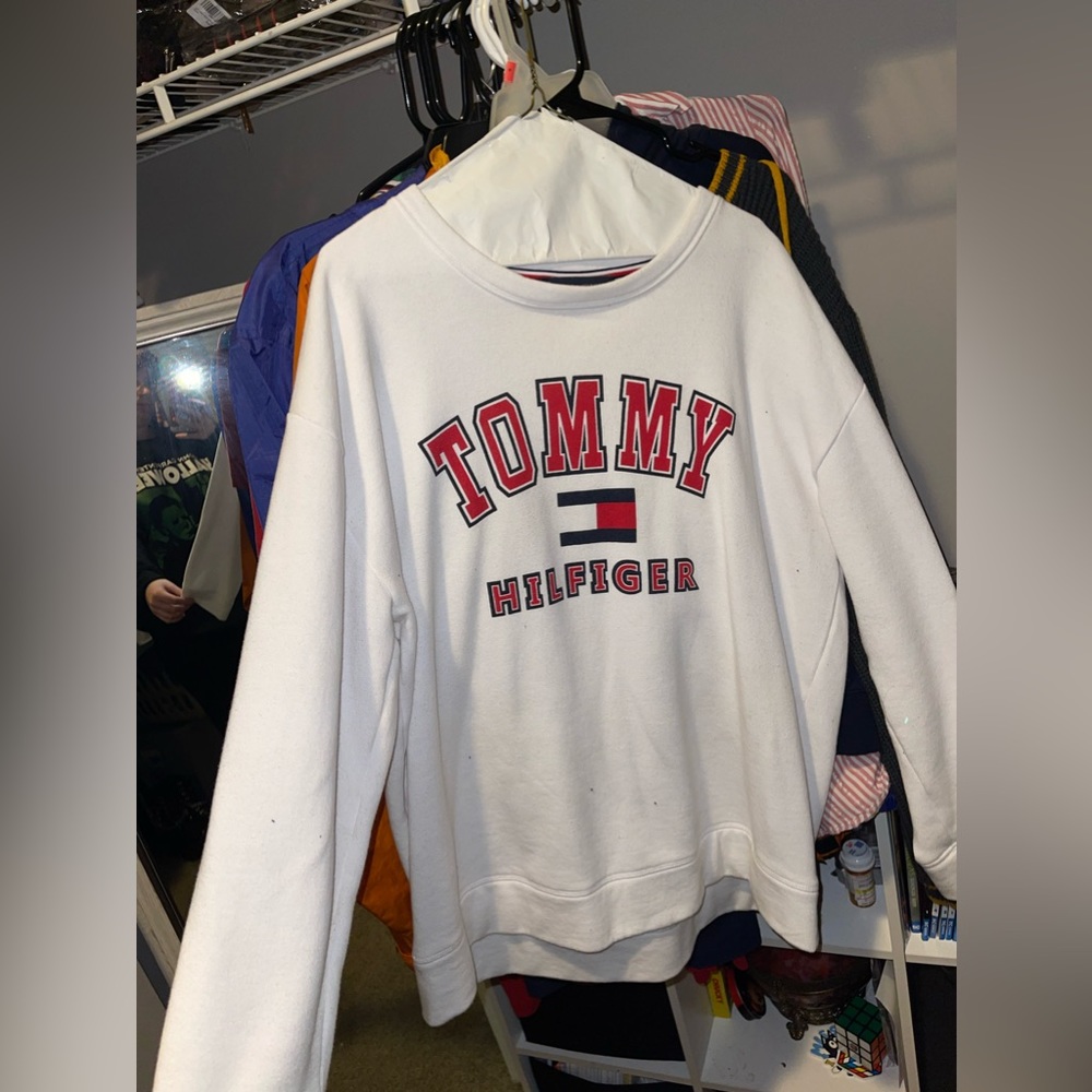 Tommy sweater